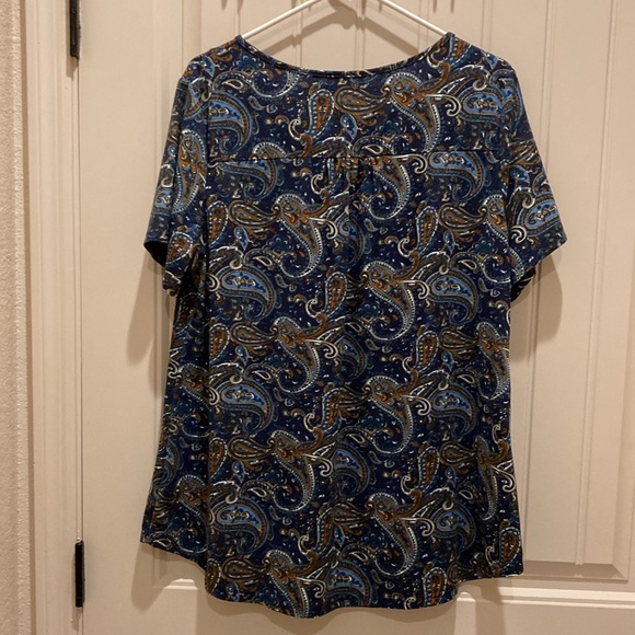A. Jesdani Blouse Top Split Neck 3 Buttons Short Sleeves Paisley Print Stretchy - Picture 3 of 5